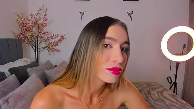 Snapshot of im_sarah34 chatting on 02/08/25, 05:39 im sarah34 online show from 02/08/25, 05:39