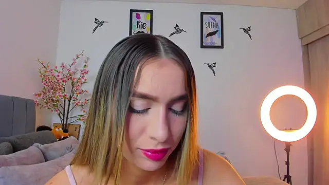 Snapshot of im_sarah34 chatting on 03/16/25, 12:12 im sarah34 online show from 03/16/25, 12:12