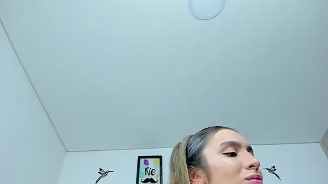 Snapshot of im_sarah34 chatting on 12/01/25, 07:02 im sarah34 online show from 12/01/25, 07:02