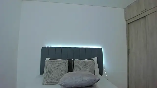 im sarah34 online show from 04/19/26, 04:06