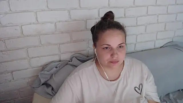 Crazyy girl  online show from 10/23/25, 02:49