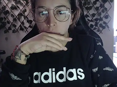 jeiana4u online show from 04/21/26, 08:23