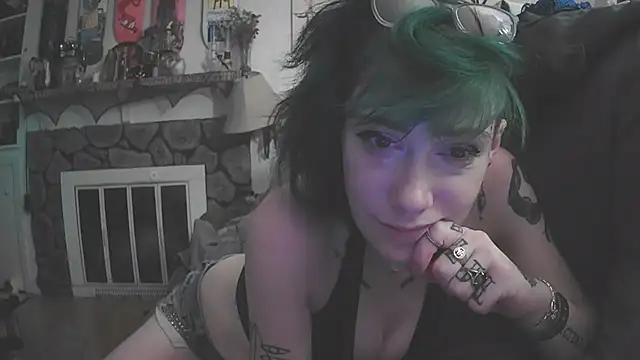 Snapshot of Emily0903 chatting on 10/03/25, 12:07 Emily0903 online show from 10/03/25, 12:07
