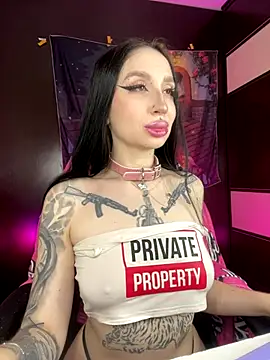 Molly  Moon online show from 11/18/25, 02:17