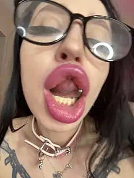 Molly  Moon online show from 04/22/26, 02:36