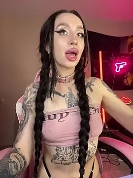 Snapshot of Molly__Moon chatting on 08/03/26, 02:32 Molly Moon online show from 08/03/26, 02:32