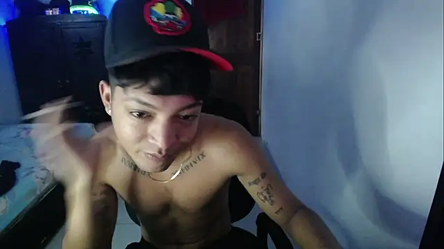 Snapshot of Sxntisaul__ chatting on 02/13/25, 11:28 Sxntisaul online show from 02/13/25, 11:28