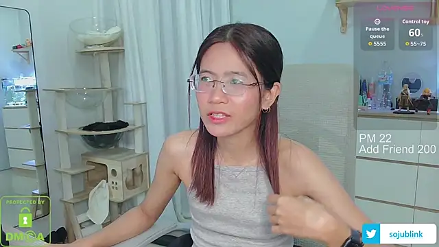 Snapshot of littlemiilk chatting on 11/12/25, 07:53 littlemiilk online show from 11/12/25, 07:53