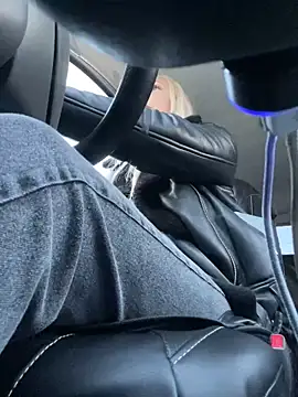 Snapshot of MerlinDave chatting on 01/14/25, 03:11 MerlinDave online show from 01/14/25, 03:11