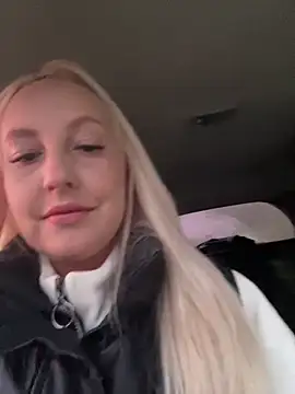 Snapshot of MerlinDave chatting on 03/17/25, 12:30 MerlinDave online show from 03/17/25, 12:30