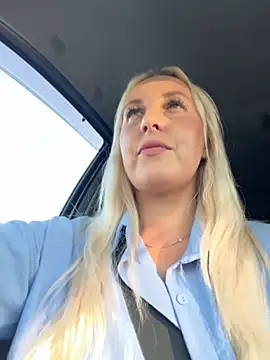 Snapshot of MerlinDave chatting on 09/16/25, 01:28 MerlinDave online show from 09/16/25, 01:28