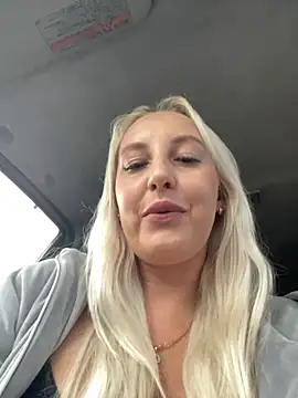 Snapshot of MerlinDave chatting on 09/19/25, 01:18 MerlinDave online show from 09/19/25, 01:18