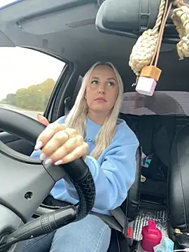 Snapshot of MerlinDave chatting on 09/21/25, 01:29 MerlinDave online show from 09/21/25, 01:29