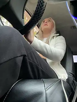 Snapshot of MerlinDave chatting on 09/25/25, 01:20 MerlinDave online show from 09/25/25, 01:20