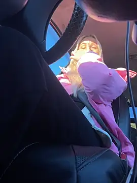 Snapshot of MerlinDave chatting on 09/30/25, 12:59 MerlinDave online show from 09/30/25, 12:59