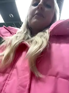 Snapshot of MerlinDave chatting on 10/06/25, 01:36 MerlinDave online show from 10/06/25, 01:36