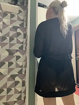 Snapshot of MerlinDave chatting on 10/09/25, 01:03 MerlinDave online show from 10/09/25, 01:03