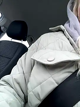 Snapshot of MerlinDave chatting on 10/28/25, 01:31 MerlinDave online show from 10/28/25, 01:31