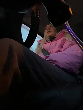 Snapshot of MerlinDave chatting on 11/06/25, 01:17 MerlinDave online show from 11/06/25, 01:17