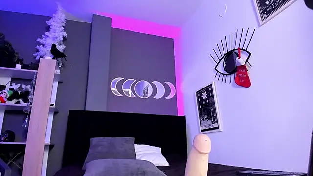 Snapshot of Raven_Witch_ chatting on 01/05/25, 12:31 Raven Witch online show from 01/05/25, 12:31