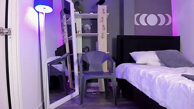 Snapshot of Raven_Witch_ chatting on 02/05/25, 09:07 Raven Witch online show from 02/05/25, 09:07