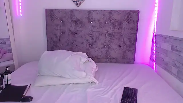 Cuckold lover69 online show from 03/04/26, 02:39