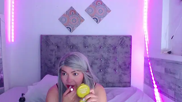 Cuckold lover69 online show from 04/16/26, 03:18