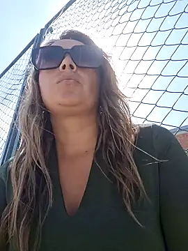 lauramcdowell1 online show from 02/08/25, 03:10