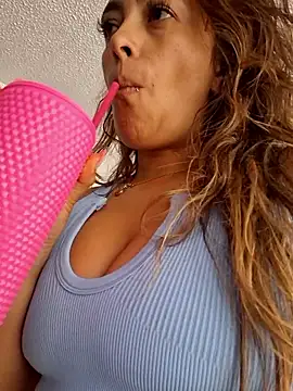 lauramcdowell1 online show from 01/11/26, 08:47