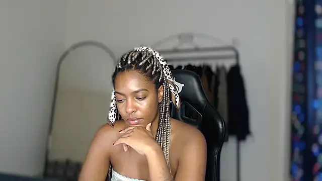 marisilva br online show from 09/11/25, 03:01