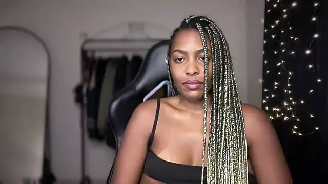 marisilva br online show from 11/26/25, 12:00