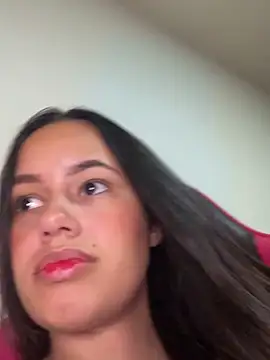 Snapshot of Monica_Pimentinha_ chatting on 02/05/25, 01:11 Monica Pimentinha online show from 02/05/25, 01:11