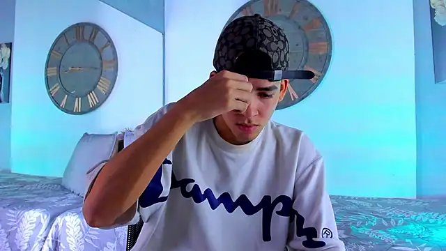 Mike 0233  online show from 12/20/24, 03:47