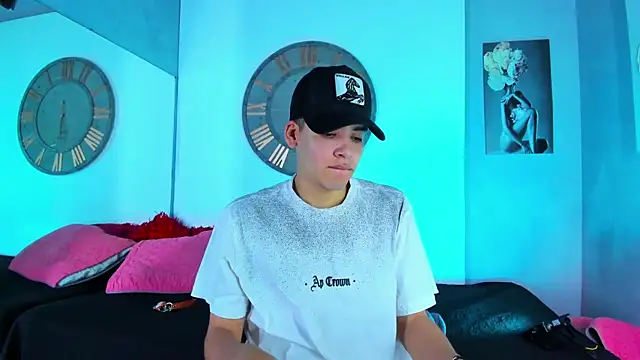 Mike 0233  online show from 01/21/25, 04:21