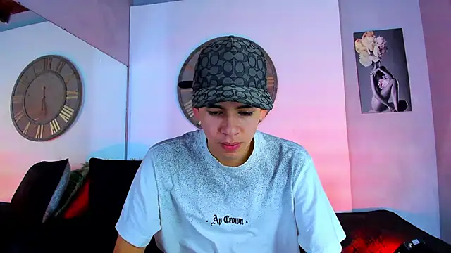 Mike 0233  online show from 01/22/25, 03:52