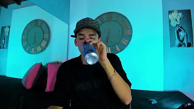 Mike 0233  online show from 01/24/25, 03:32