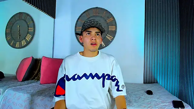 Mike 0233  online show from 01/30/25, 04:06