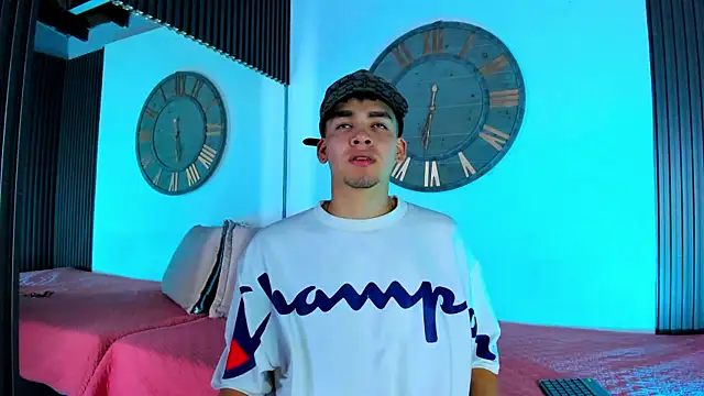 Mike 0233  online show from 02/02/25, 03:54