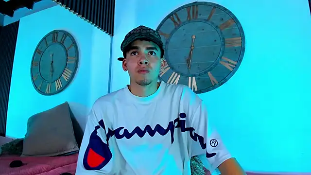 Mike 0233  online show from 02/02/25, 07:09