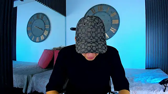 Mike 0233  online show from 02/09/25, 04:25