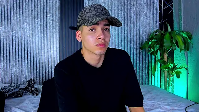 Mike 0233  online show from 03/18/25, 09:31