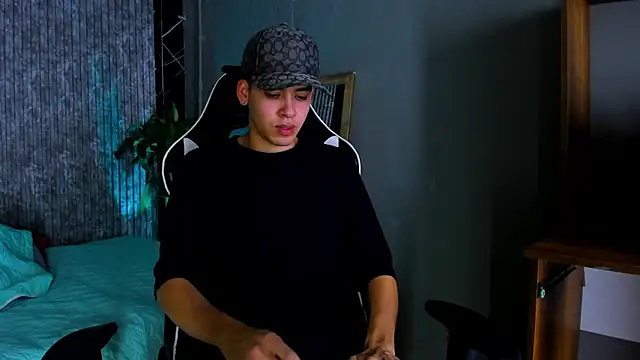 Mike 0233  online show from 03/23/25, 04:05