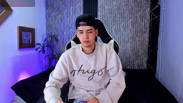 Mike 0233  online show from 09/26/25, 04:49