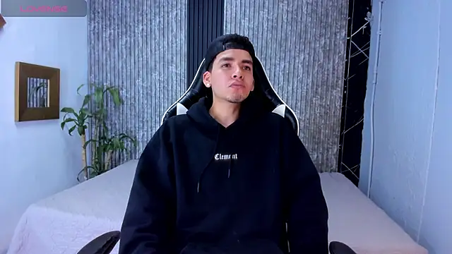 Mike 0233  online show from 09/27/25, 04:06