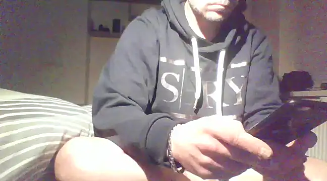 Snapshot of Franc113 chatting on 03/17/25, 10:06 Franc113 online show from 03/17/25, 10:06