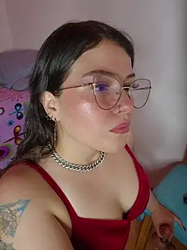 Snapshot of juli05star20 chatting on 02/19/26, 04:30 juli05star20 online show from 02/19/26, 04:30