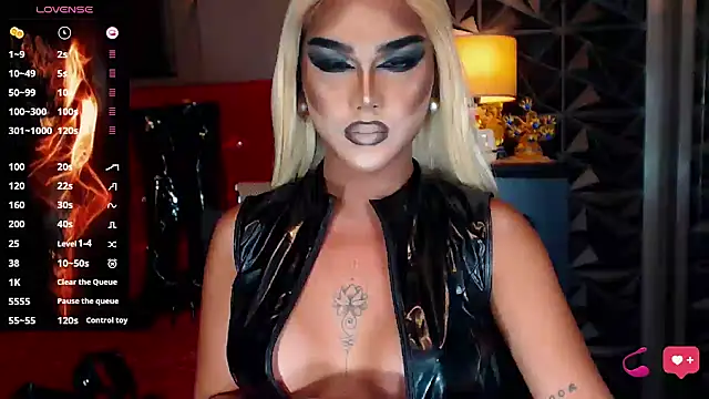 Snapshot of NatalyaFox chatting on 02/15/25, 06:44 NatalyaFox online show from 02/15/25, 06:44