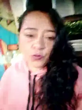 Snapshot of SamanthaM chatting on 12/20/25, 01:40 SamanthaM online show from 12/20/25, 01:40