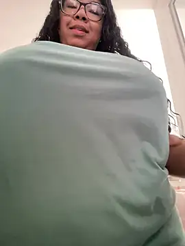 XMara online show from 02/12/26, 04:35