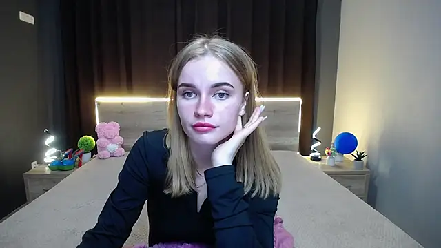 Snapshot of MargaritaKiss chatting on 10/13/25, 07:03 MargaritaKiss online show from 10/13/25, 07:03